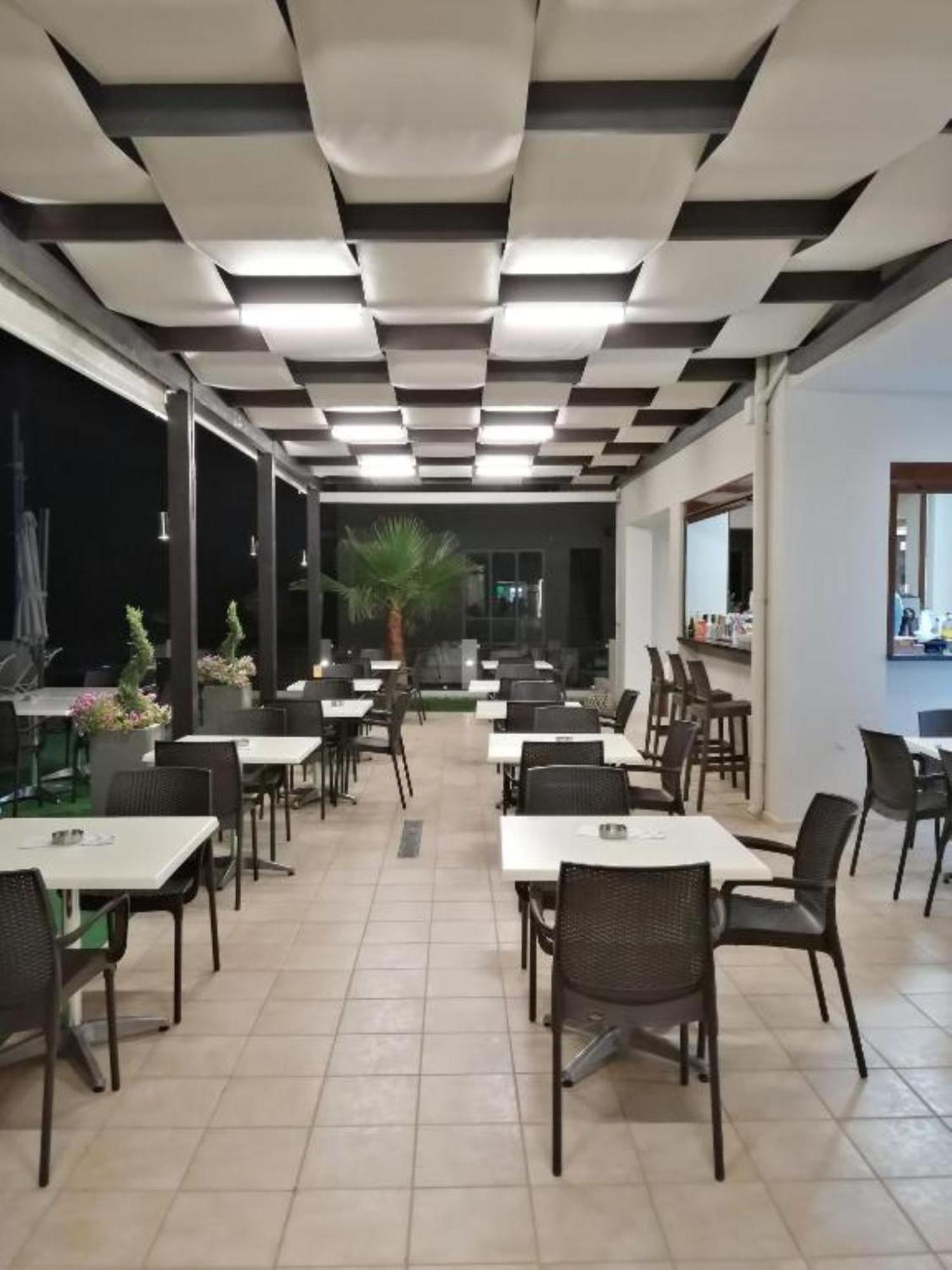 Carisa Suites And Apartments Máleme Kültér fotó