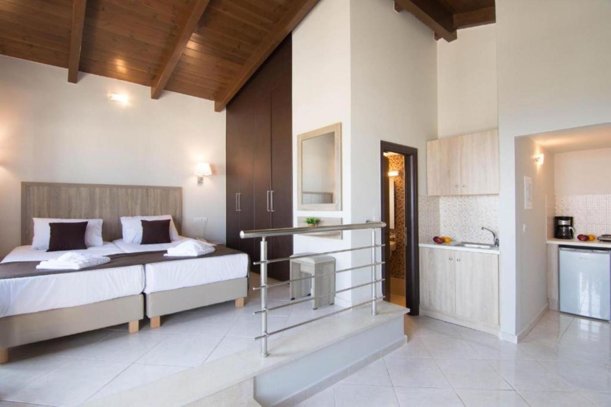Carisa Suites And Apartments Máleme Kültér fotó