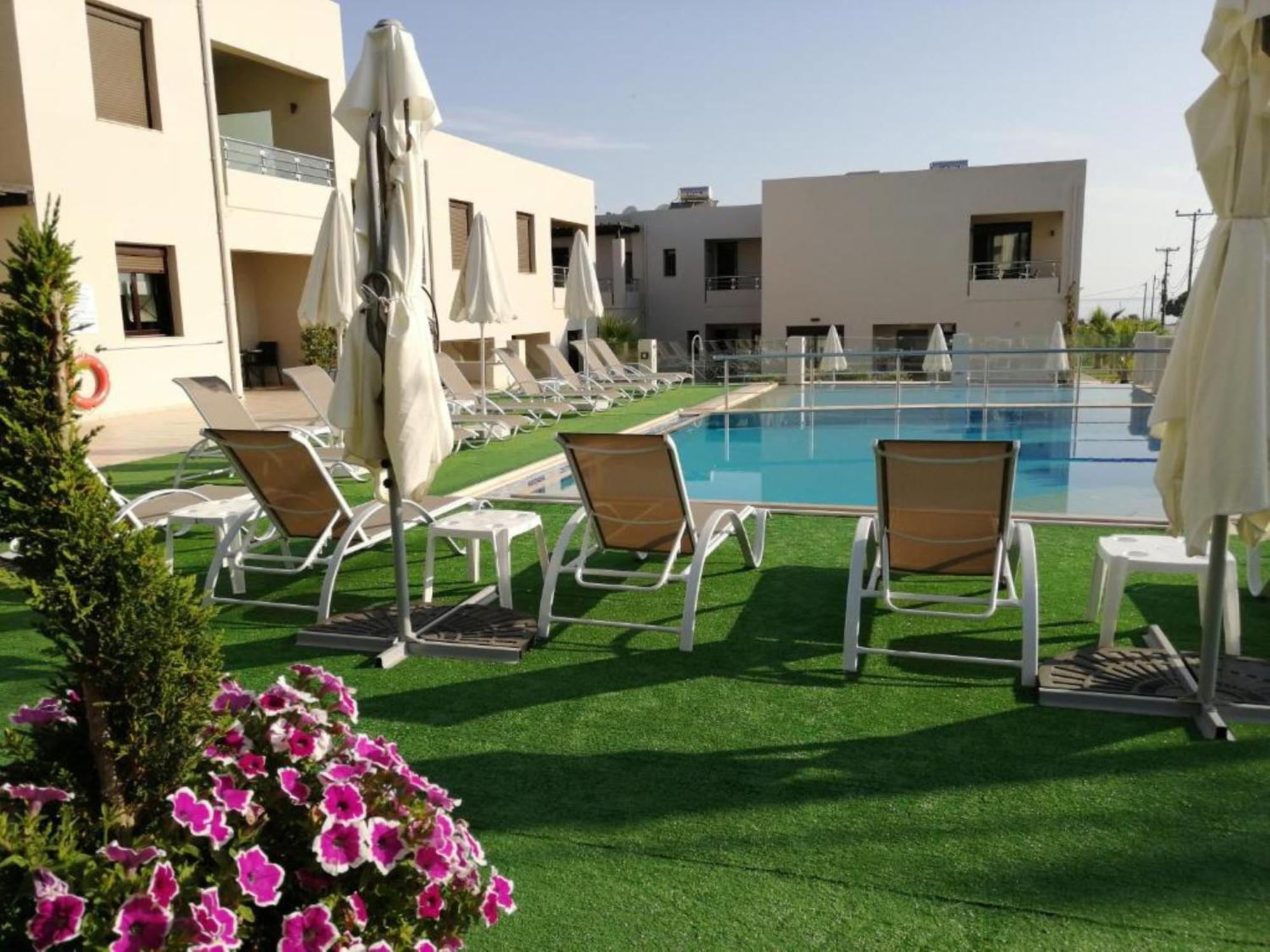 Carisa Suites And Apartments Máleme Kültér fotó