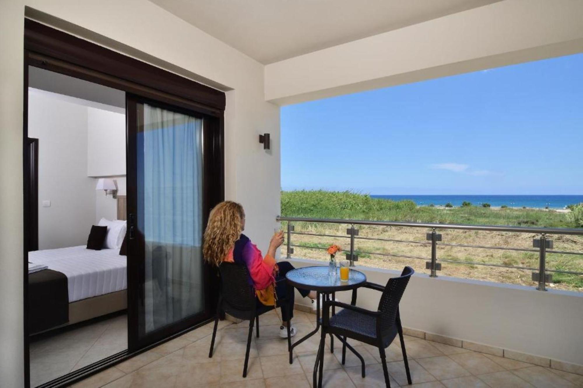 Carisa Suites And Apartments Máleme Kültér fotó