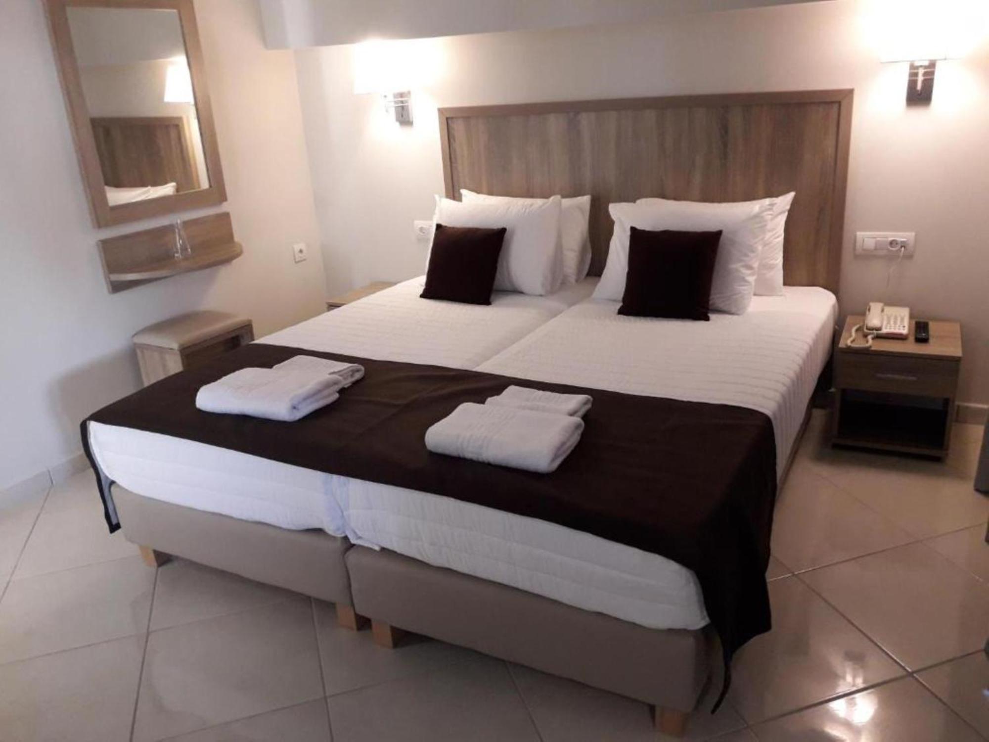 Carisa Suites And Apartments Máleme Kültér fotó