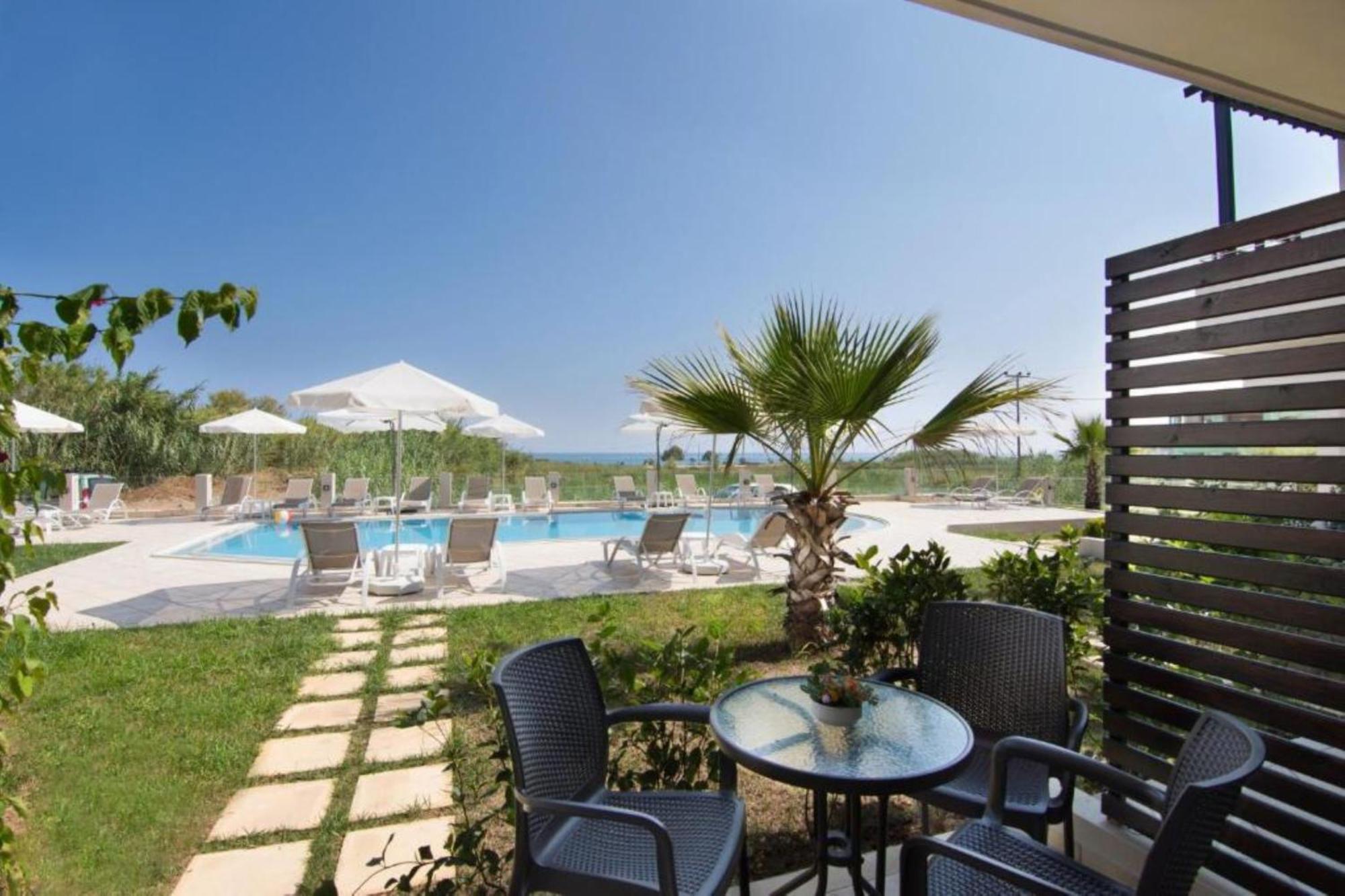 Carisa Suites And Apartments Máleme Kültér fotó
